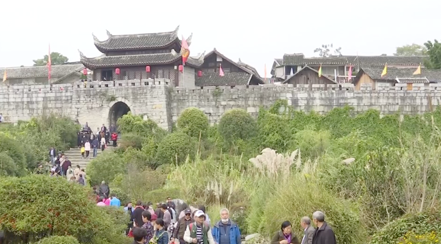 “三堅(jiān)持、三嚴(yán)禁” 貴陽(yáng)市嚴(yán)管文旅市場(chǎng) 導(dǎo)游服務(wù)再升級(jí)